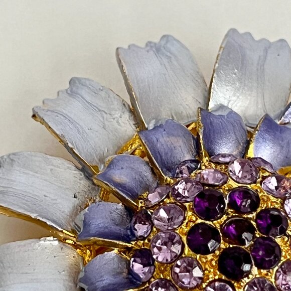 Vintage Flower Power Pin Brooch Lilac Purple Crystal Rhinestone Enamel Gold Tone - Picture 8 of 14